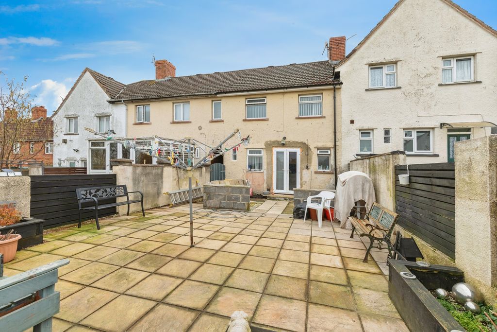 Property photo 2 of 18 Rear Garden