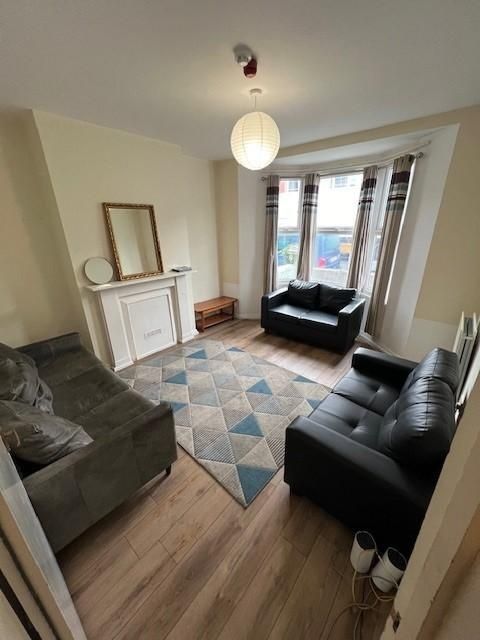 Property photo 3 of 25 Bright, Neatly Presented Living Room With Bay Wind...