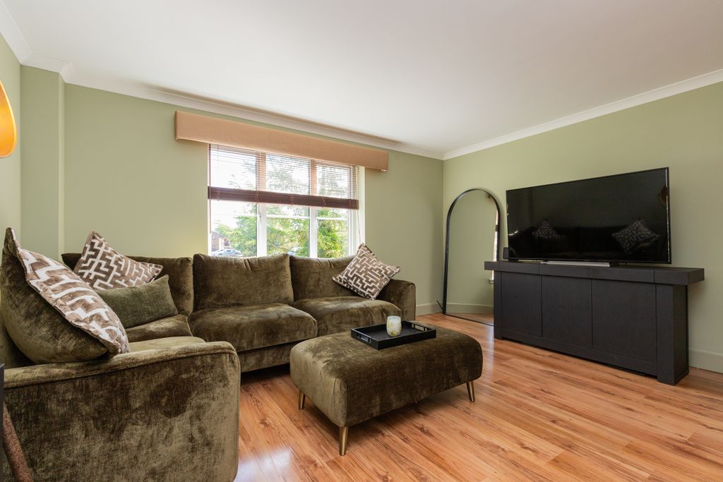 Property photo 2 of 32 1 Raeburn Avenue Paisley 3L-17