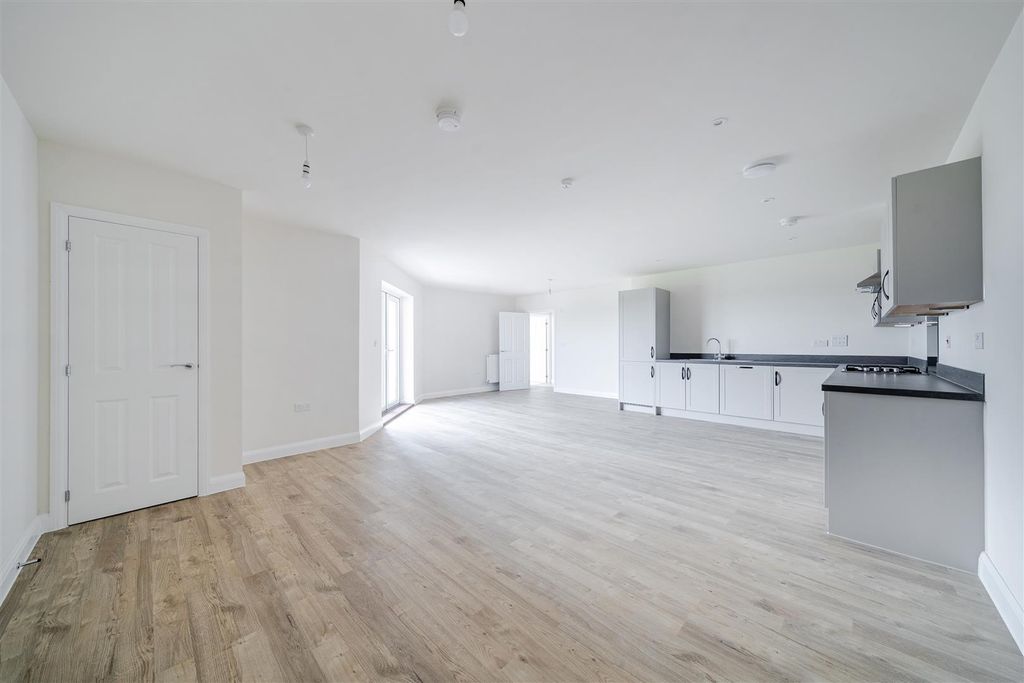 Property photo 3 of 9 1344694-8-68De62783692c.Jpg