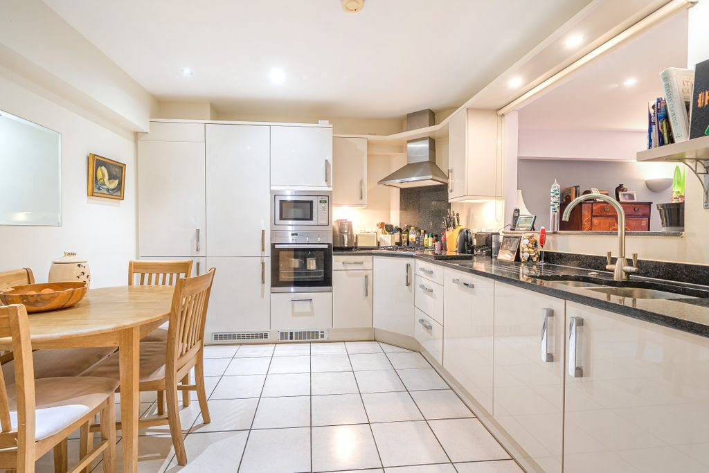 Property photo 3 of 20