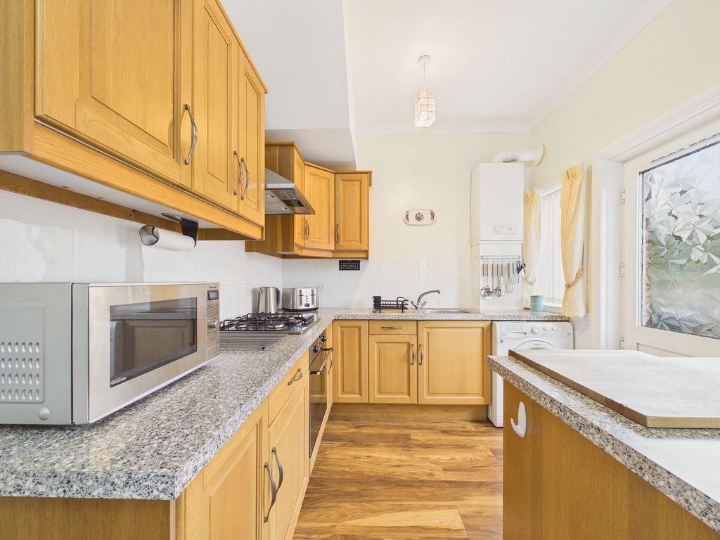 Property photo 3 of 11 Dining Kitchen