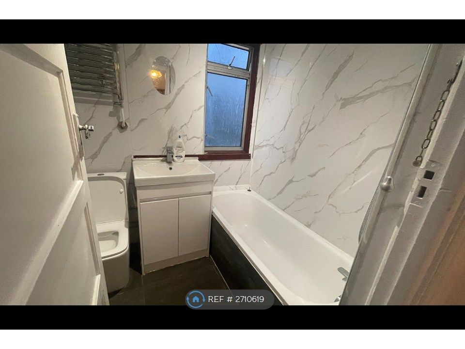 Property photo 2 of 15 Bath