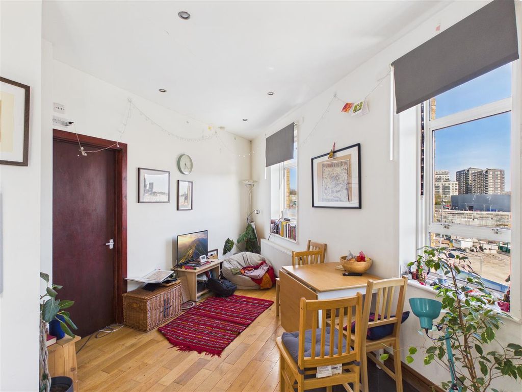 Property photo 3 of 6 Cam04419G0-Pr0067-Still005.Jpg