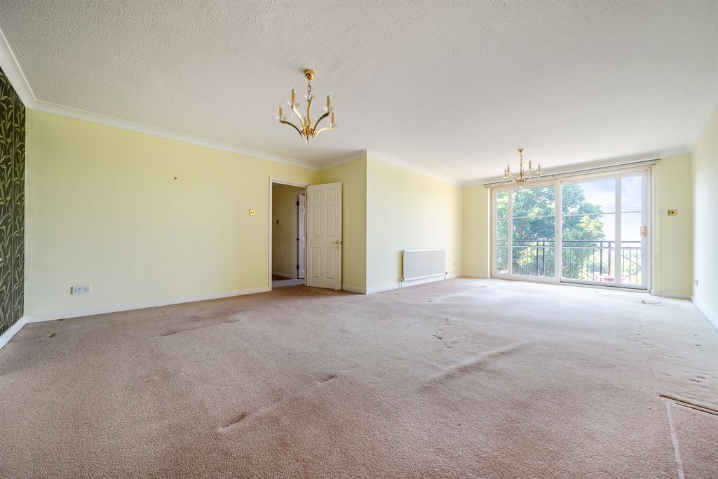 Property photo 3 of 14