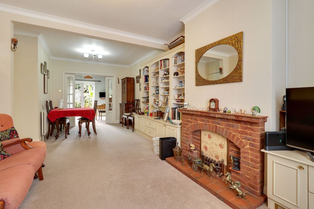 Property photo 3 of 18