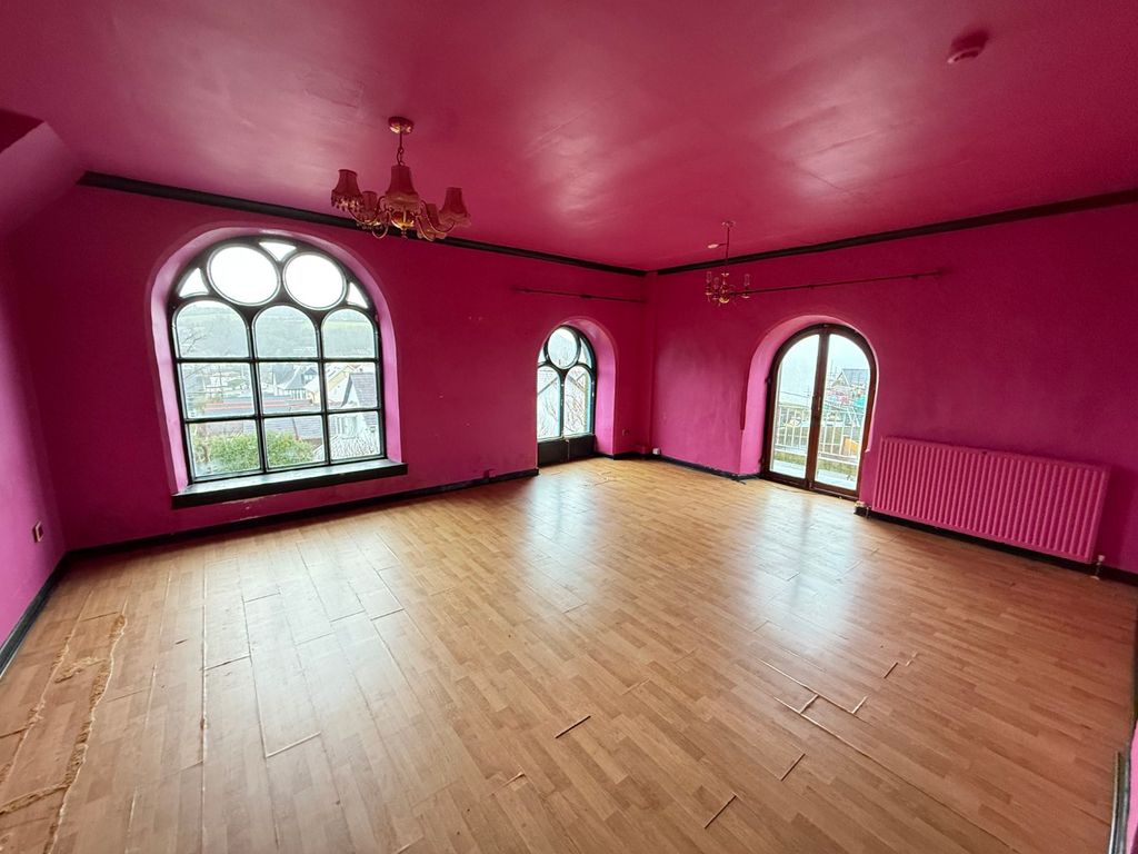 Property photo 3 of 21