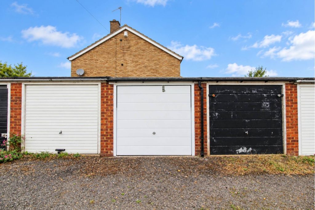 Property photo 1 of 3
