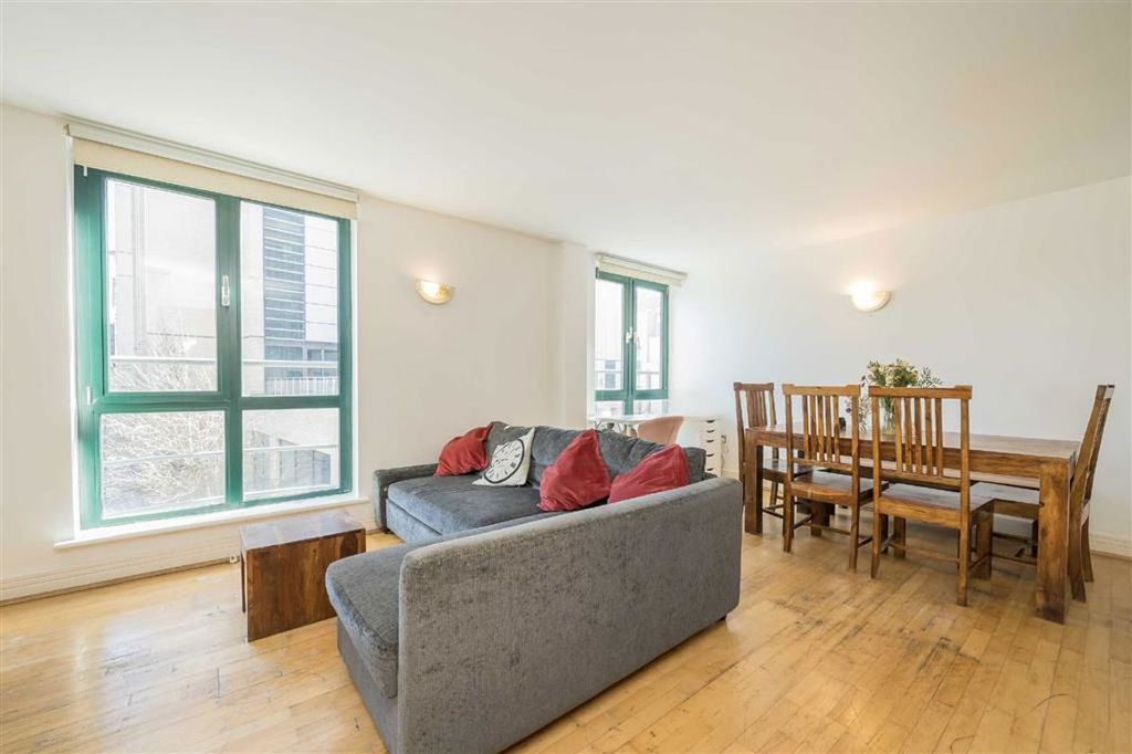 Property photo 2 of 8