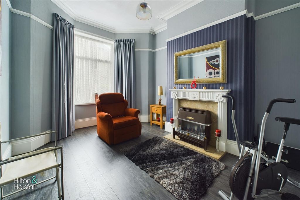 Property photo 2 of 15 Victoria Street