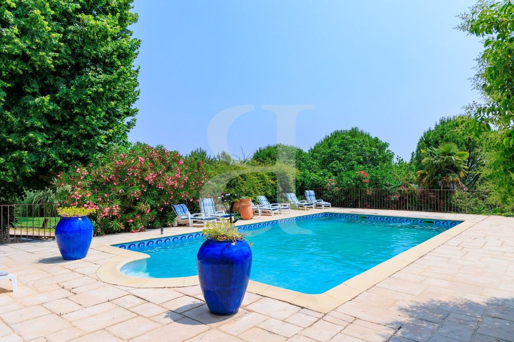 Property photo 3 of 28