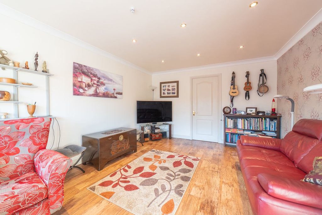 Property photo 3 of 21