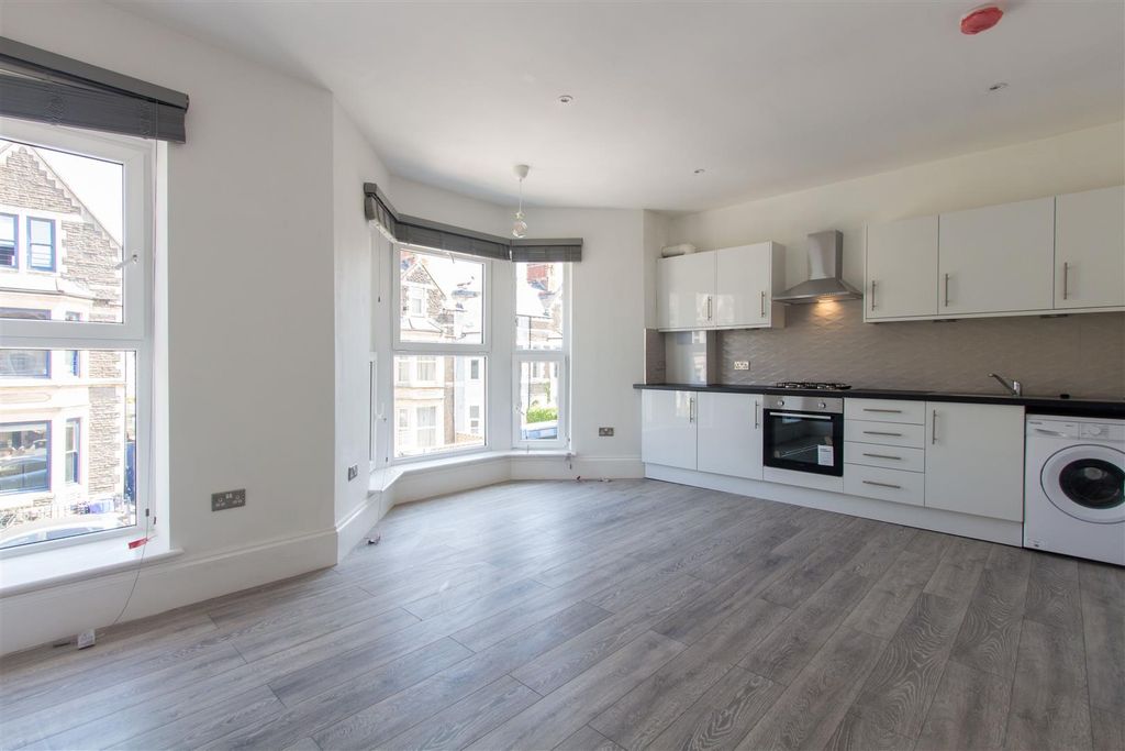 Property photo 1 of 8 Img-4.Jpg