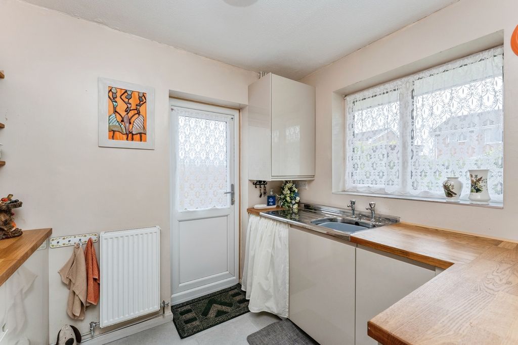 Property photo 3 of 17 Photo