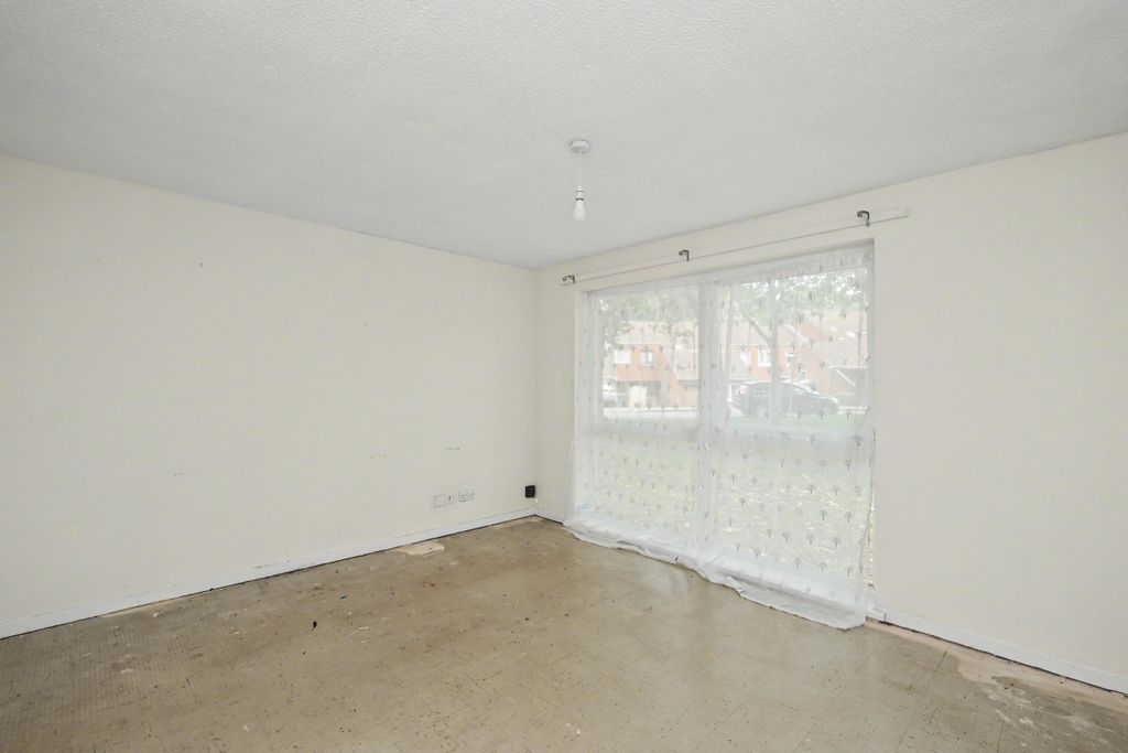 Property photo 3 of 8 20260619095503_20260618_Viewber_33_Walshs_Manor-1_Algyn.Jpg