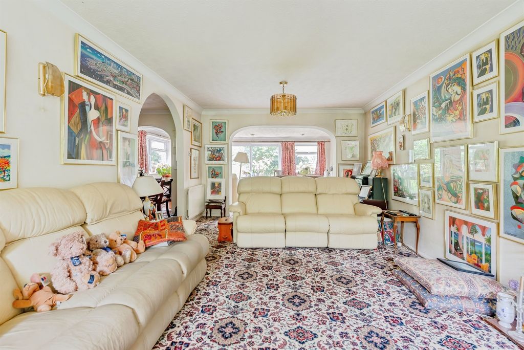 Property photo 3 of 13