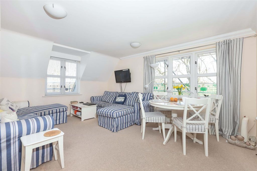 Property photo 3 of 10 Park Lodge_9.Jpg