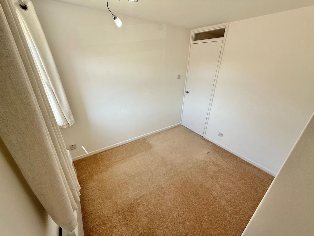 Property photo 3 of 8 Bedroom 2.Jpg