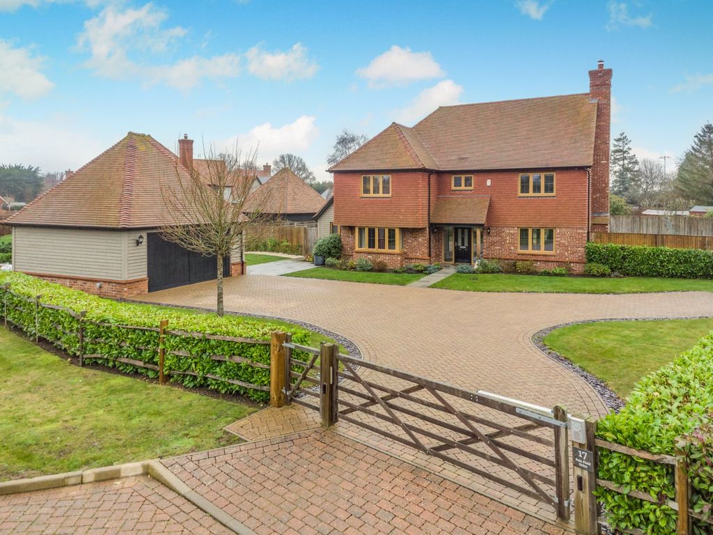 Property photo 1 of 19 17 Polo Field Drive