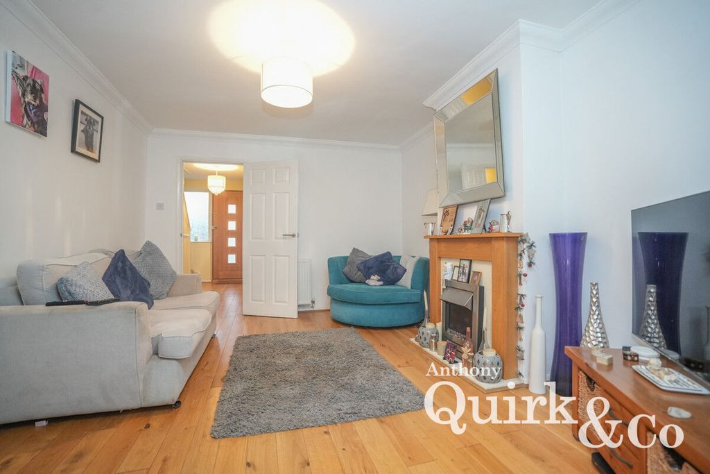 Property photo 3 of 17