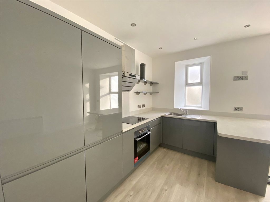 Property photo 3 of 17 Picture No. 32