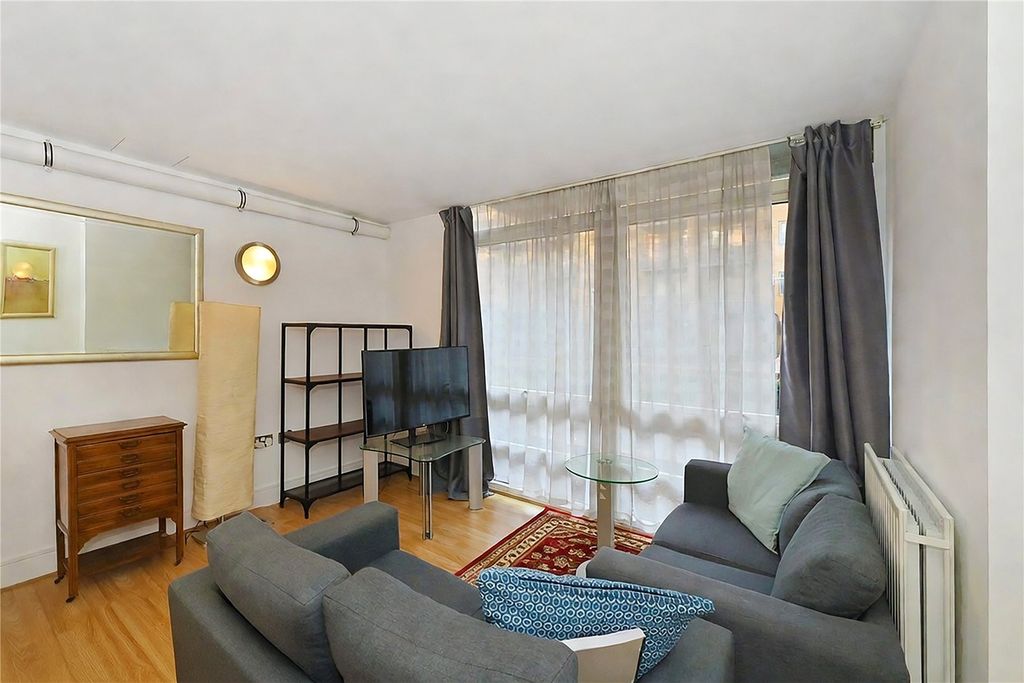 Property photo 3 of 11 Picture No. 17