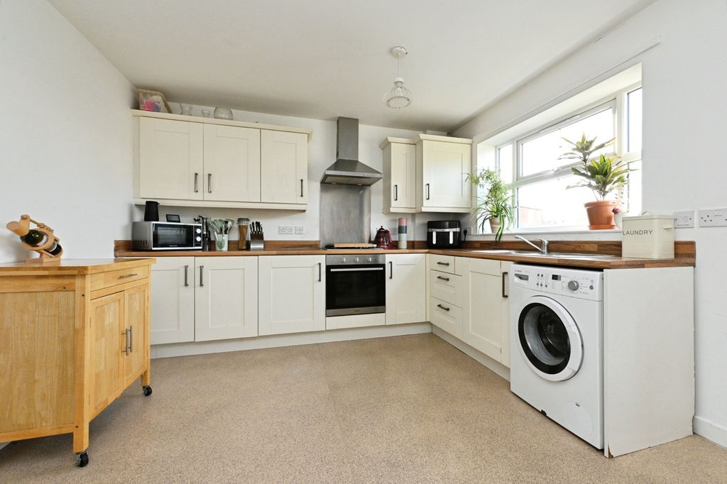 Property photo 3 of 20 96A008