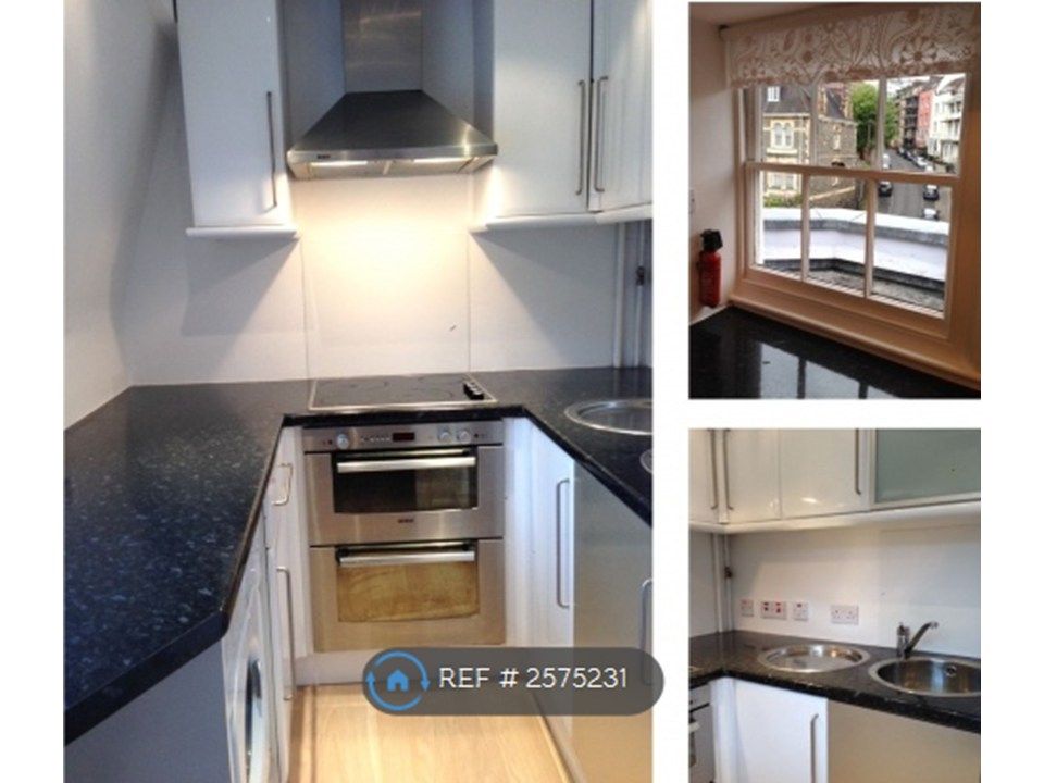 Property photo 3 of 7 Kitchen
