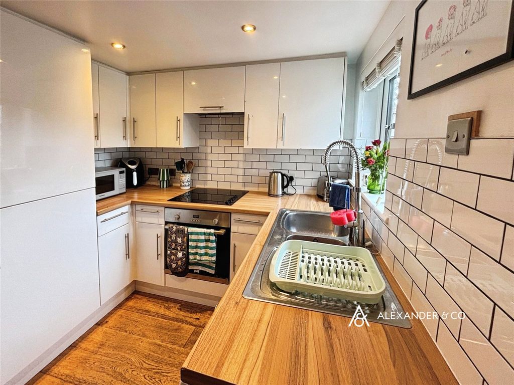 Property photo 3 of 18 Picture No. 17
