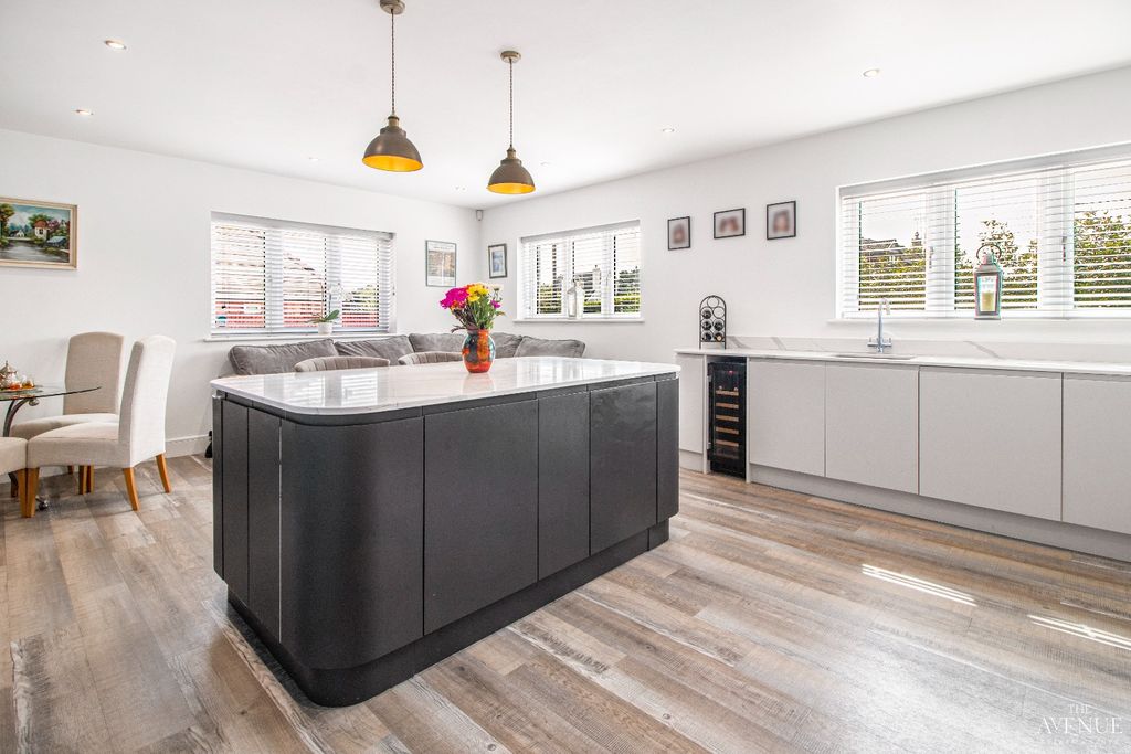 Property photo 3 of 50 4424015