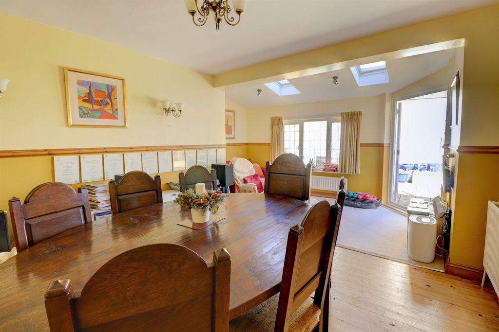 Property photo 3 of 15 Picture No. 04