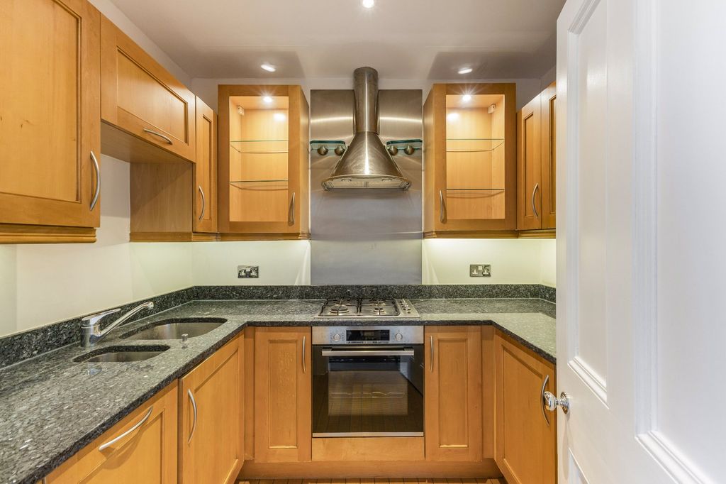 Property photo 2 of 11 Picture No. 25