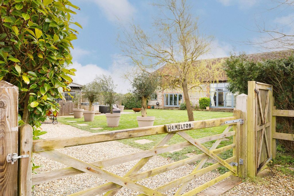 Property photo 3 of 58