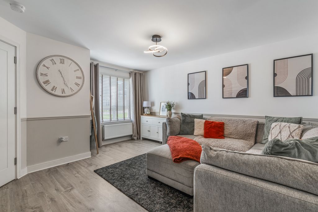 Property photo 2 of 22