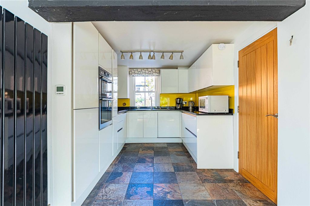 Additional image 8 of 4 bed terraced house to rentThe Old Bakery, Grange Road, Letchmore Heath WD25