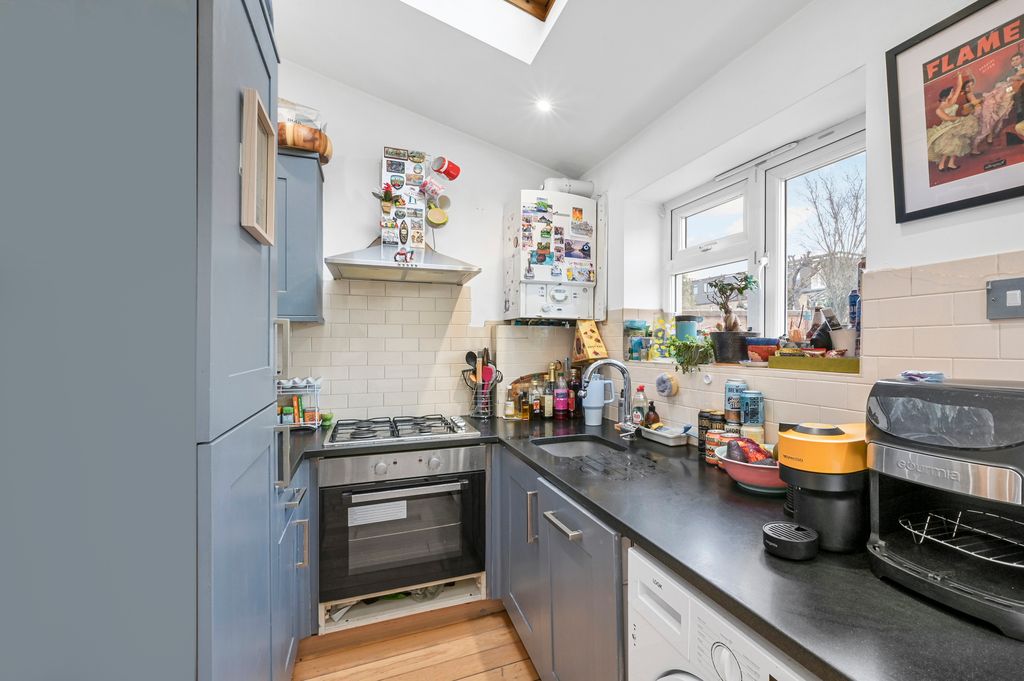 Property photo 3 of 6