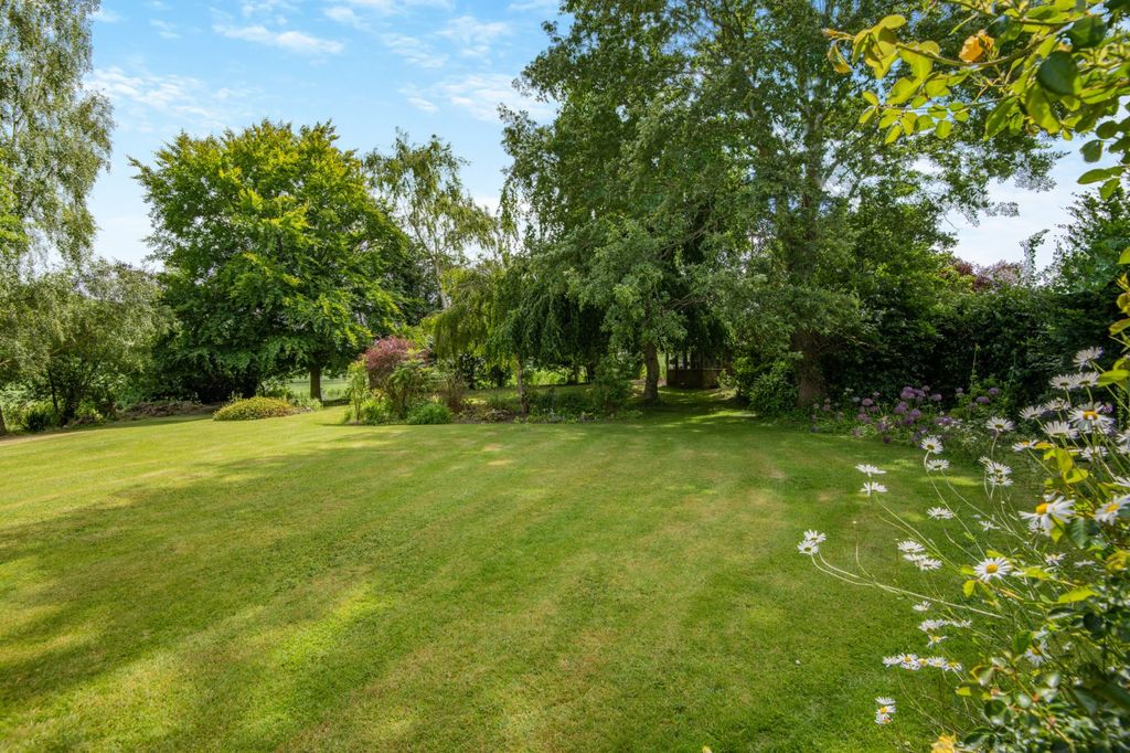 Property photo 2 of 15 Garden