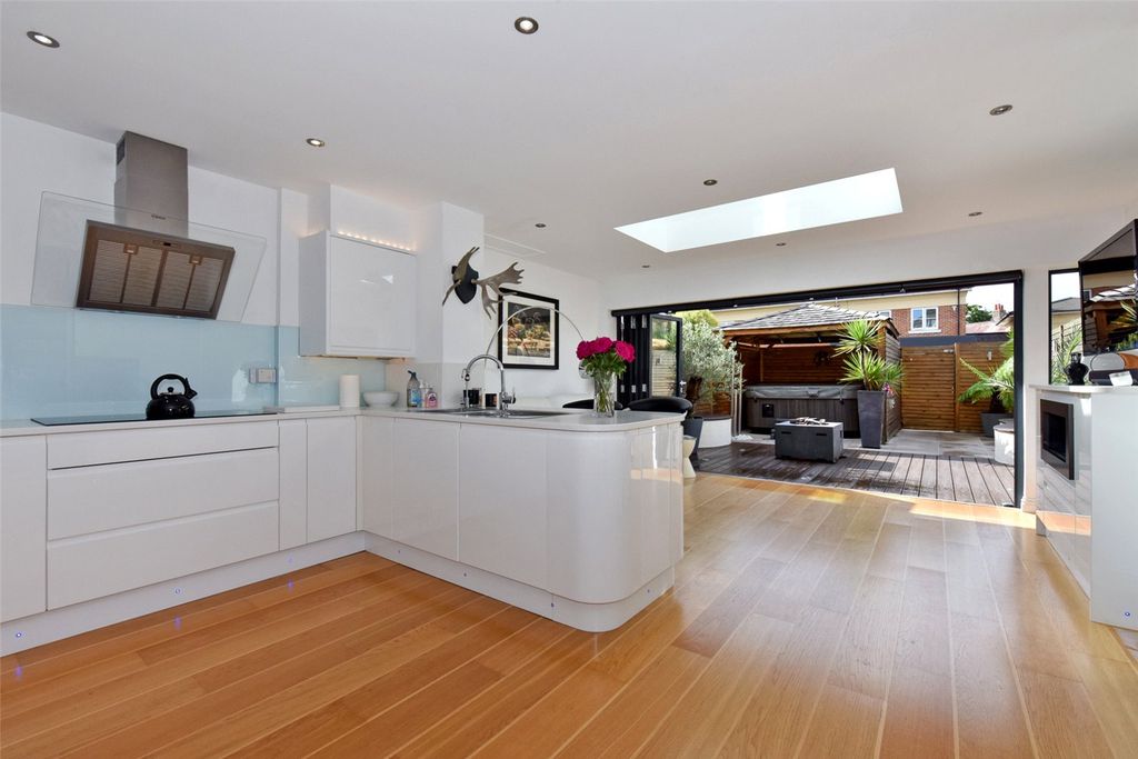 Property photo 1 of 15 Picture No. 02