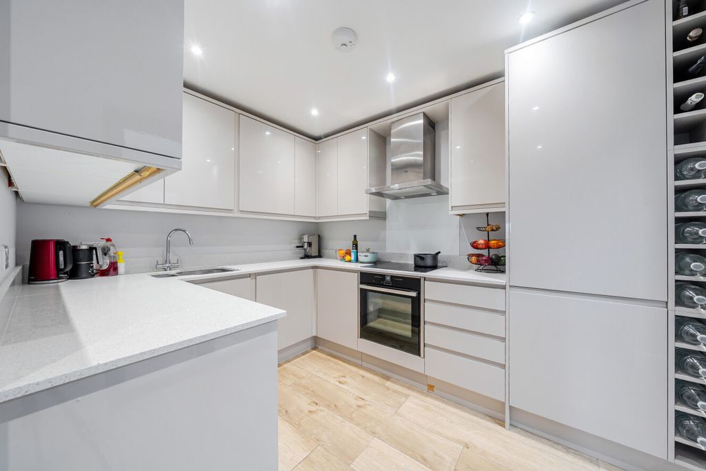 Property photo 1 of 11 1431226-11-69c414...