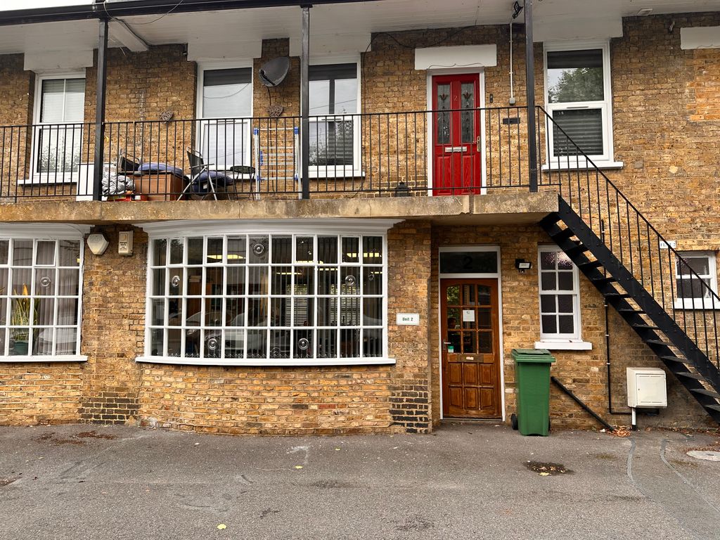 Property photo 1 of 4