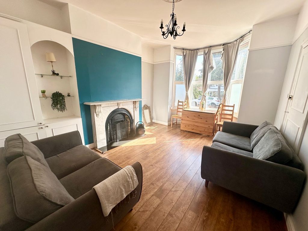 Property photo 1 of 9