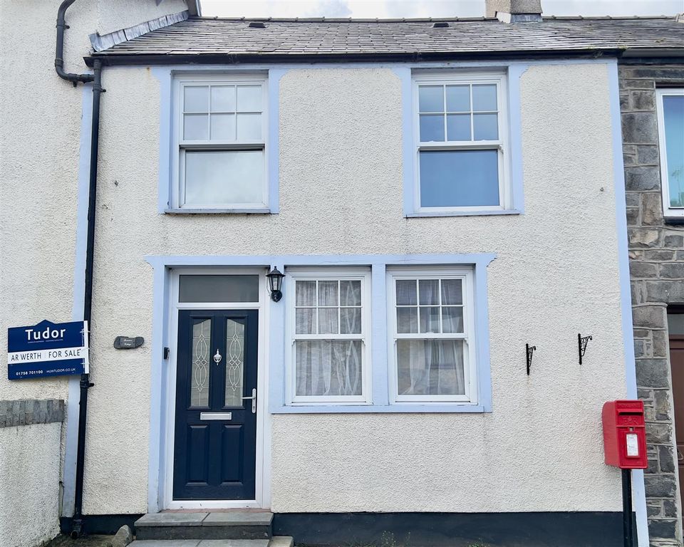 Property photo 1 of 17 Front Of House.Jpeg