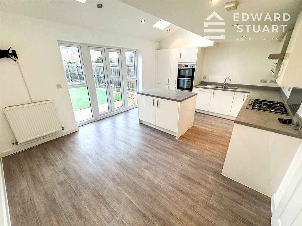 Property photo 3 of 17 Picture No. 06