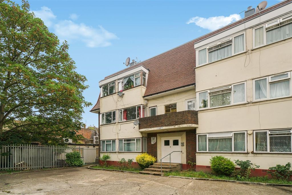 Property photo 1 of 7 Flat 14, Clifford Court - 0T4Hnn8d2Svcpxdhjhkv.Jpg