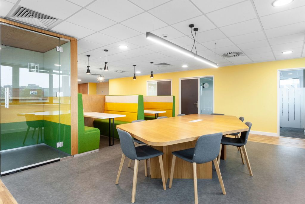 Property photo 3 of 6 Regus Salop Street 5675 Wolverhampton UK Business Lounge 1.Jpeg