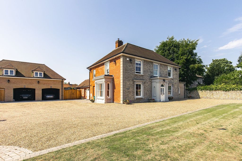 Property photo 1 of 24