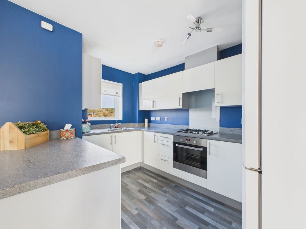 Property photo 2 of 25