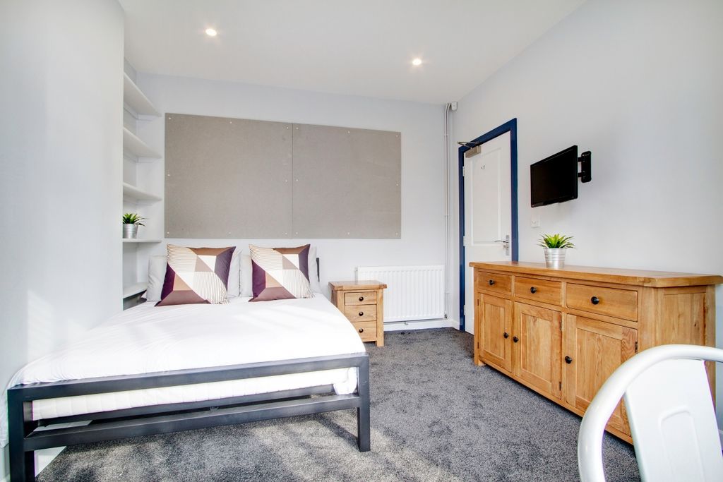 Property photo 3 of 15 Photo 2