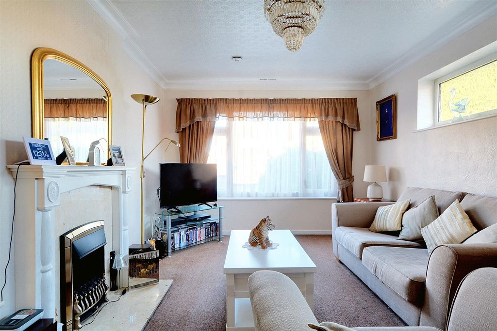 Property photo 3 of 15 Lounge_1.Jpeg