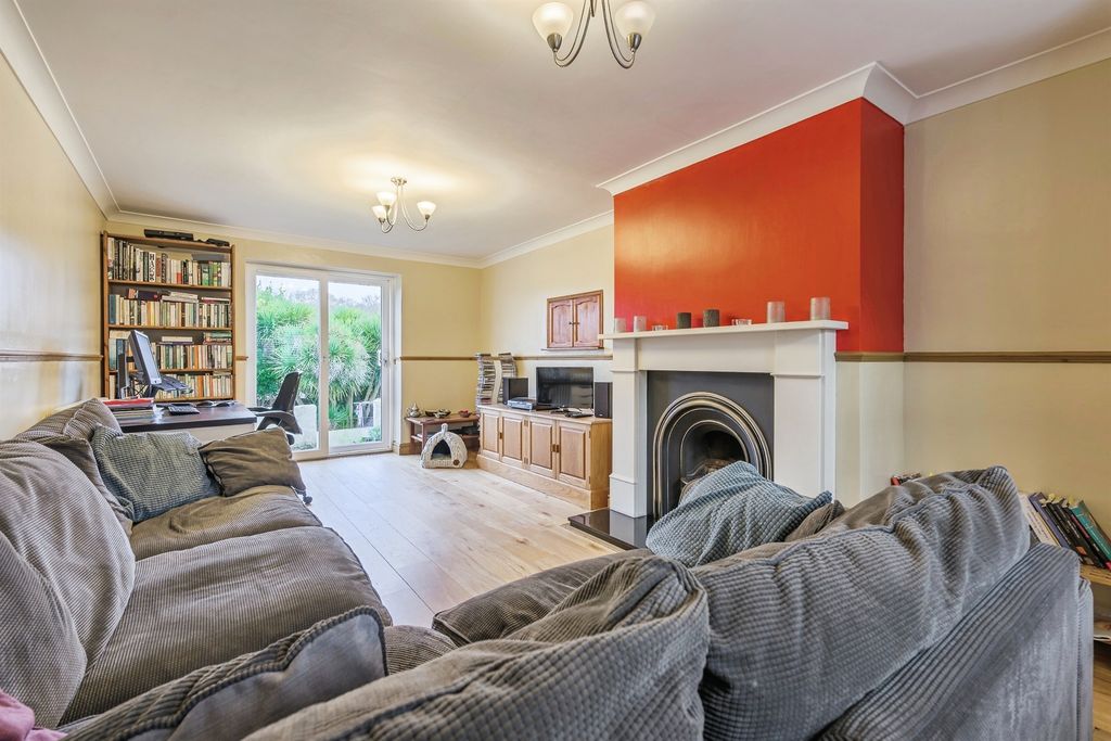 Property photo 2 of 19